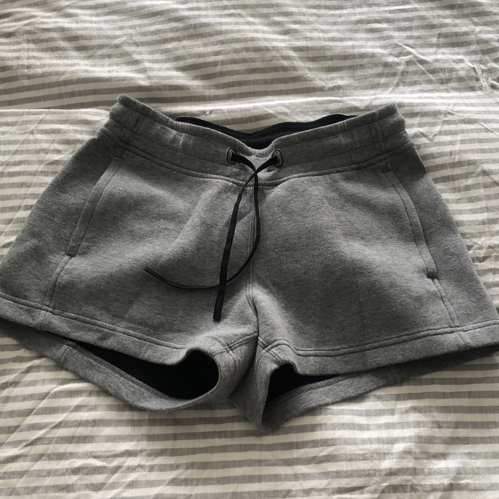 Lululemon size 4 gray lined drawstring shorts